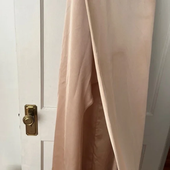 Bridesmaid Dress, Shannon One Shoulder Dress in Champagne Luxe Satin - Picture 5 of 11